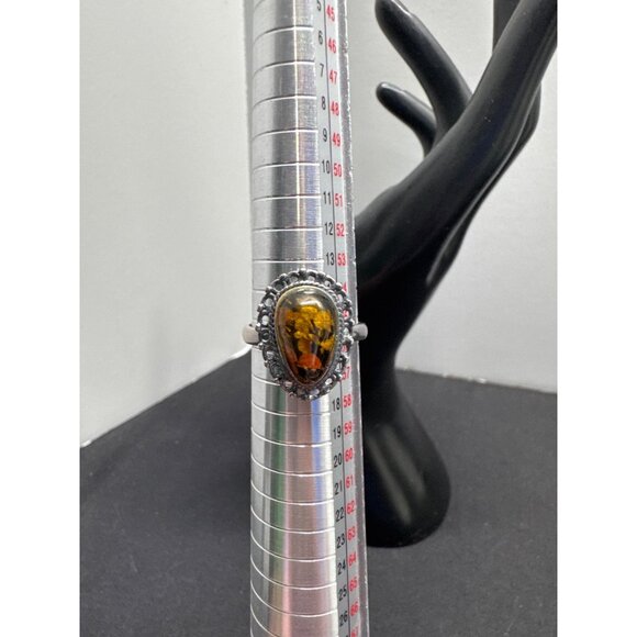 Vintage Sterling Silver Ring With Amber Oval Stone & Decorative Bezel Setting - Picture 10 of 11